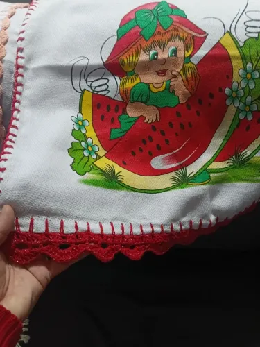 Pano de prato com acabamento em crochê feito a mao