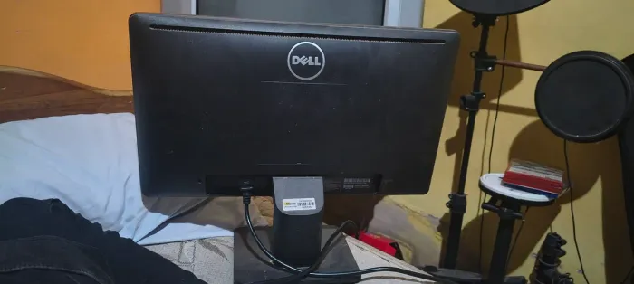 Monitor Dell, 18,5 podelagas, acompanha cabo de energia