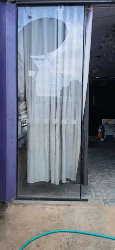 TRÊS PORTAS de Vidro blindex