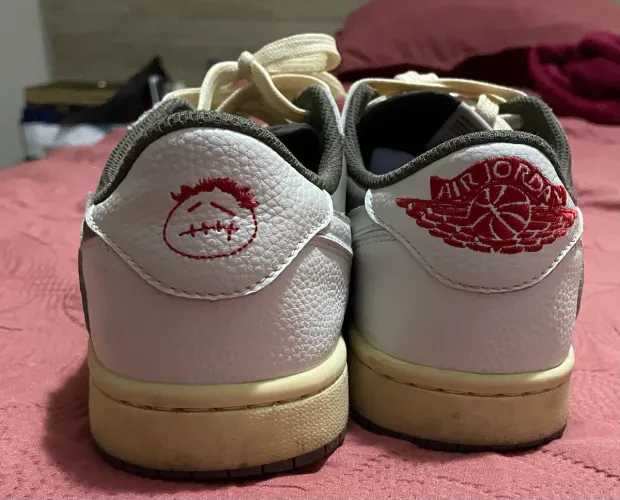 Tênis Nike Jordan 1 Travis 