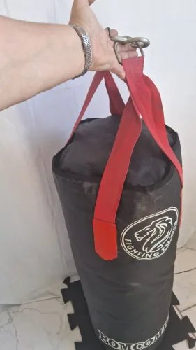 Saco de Pancada Bom Combate 90 cm Cheio - Boxe / Muay Thai
