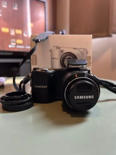Câmera Samsung NX 2000