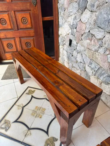 Bancos Rústicos de Madeira
