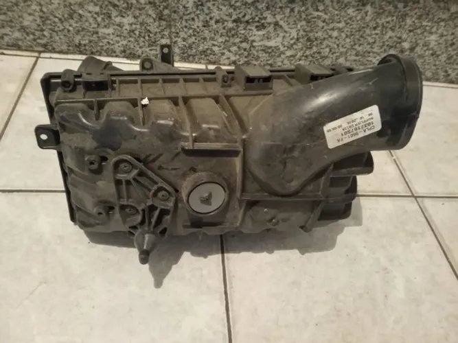 Caixa de filtro de ar range Rover sport