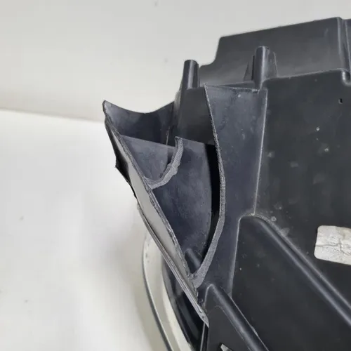Farol Esquerdo Sandero 2015 a 2017 c/ Detalhe