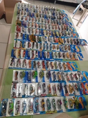 HOT WHEELS BICHINHOS