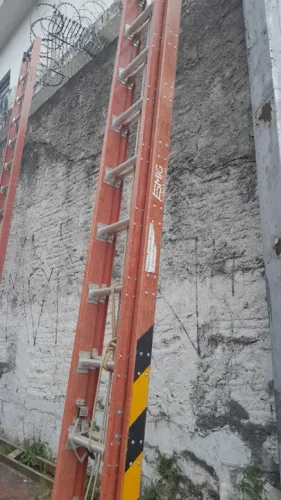 Escada de fibra de vidro 9,6m