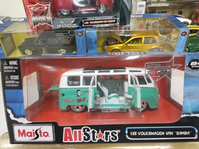Miniatura Volkswagen Kombi Tunada 1/25 Allstars Maisto Verde