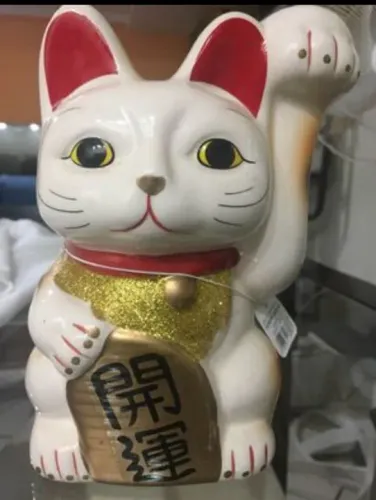 Escultura Porcelana Maneki Neko (O Gato da Sorte) em tamanho grande 20 X 13cm