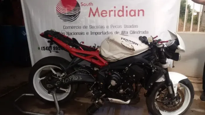 Sucata de moto para retirada de peças Triumph Daytona 675 2013 