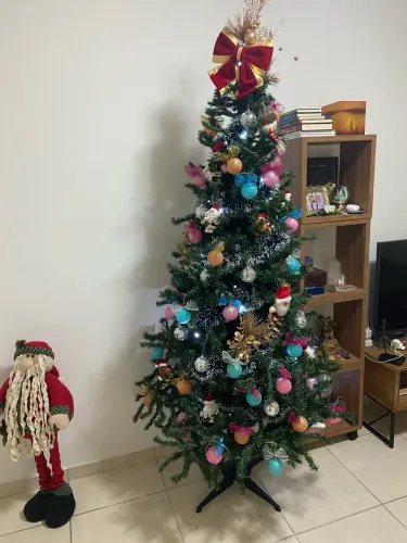 Árvore de Natal 2 metros com enfeites