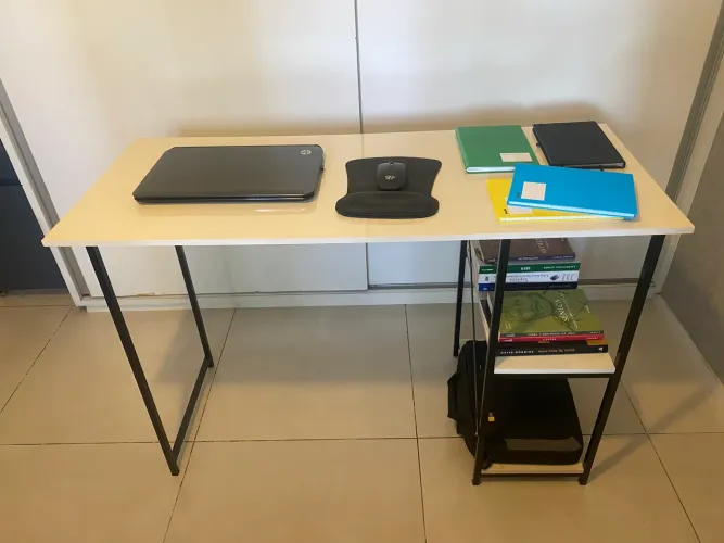 Escrivaninha Nova em MDF e Aço