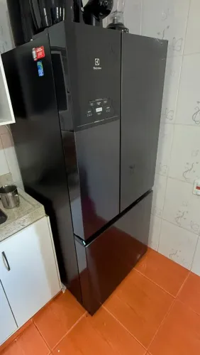 GELADEIRA ELETROLUX 590L PRETA