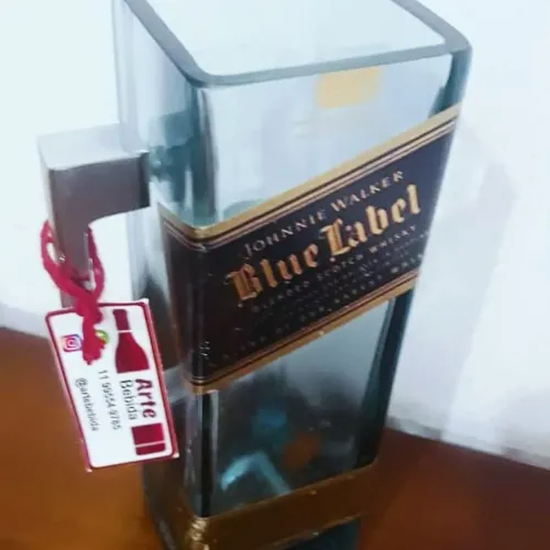 Caneca feita da garrafa Blue Label