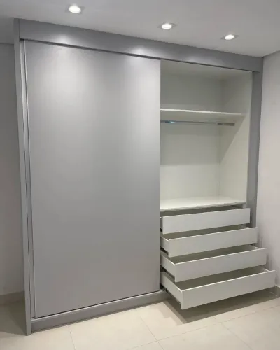 Guarda-Roupa de MDF