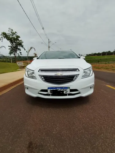 Chevrolet Onix Hatch LT 1.0 8V Flex Power Mec. 4P 2015