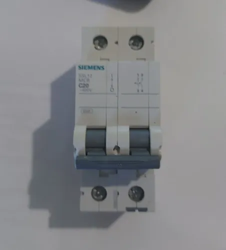 Disjuntor Bipolar Siemens de 16 A e 20 A - 2 Polos
