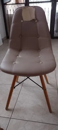 Cadeira Eames Eiffel  - Estilo Modern por 50,00 reais 
