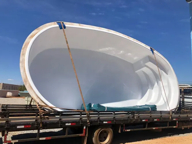 Piscina de Fibra Nova - Pronta para Instalação