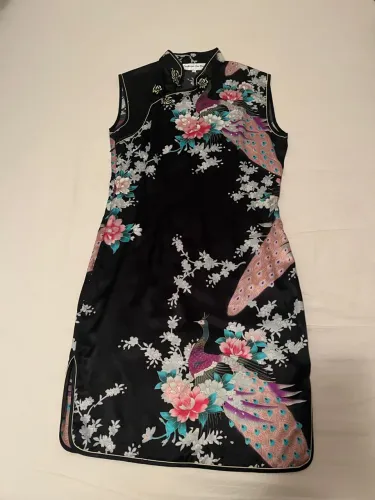 Vestido Oriental de Cetim Estampado com Pavão - TAM. 40