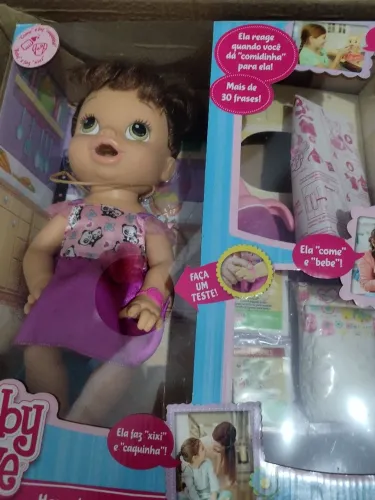 Baby Alive - Boneca que come e faz xixi português Hasbro