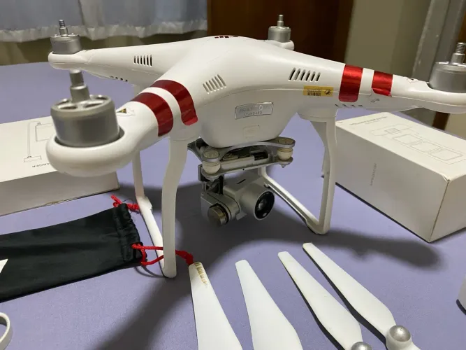 Drone DJI Phanton 3 Standard com duas baterias