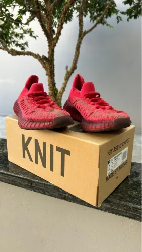 Yeezy 350 V2 CMPCT Slate Red