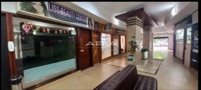 Loja Térrea à VENDA na Galeria Cine Vila Rica, CENTRO - Londrina PR.