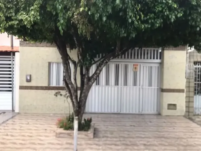 R/ CASA VILA LUISÃO