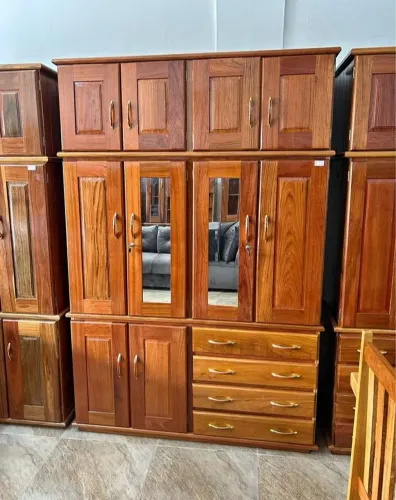 Guarda-Roupa casal 4 portas de Madeira Maciça
