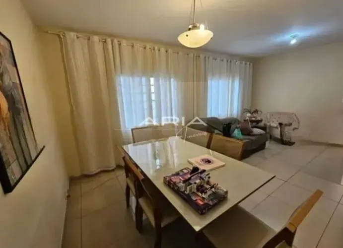 Casa à VENDA próximo ao Shopping Contour zona Oeste Londrina PR