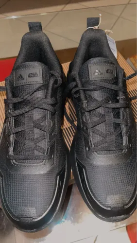 Tênis Adidas