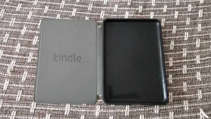 Capa Kindle 11 Preta TPU C2V2L3