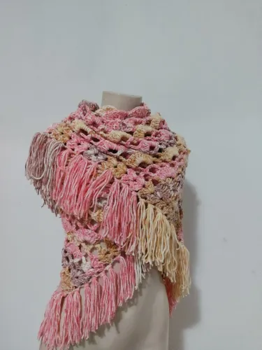 Xale de crochê artesanal