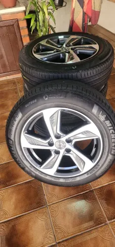 Jogo de Rodas Aro 17 Honda HRV Touring com Pneus Michelin novos! 