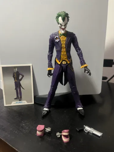 Boneco de ação The Joker Mcfarlane Toys Dc Multiverse