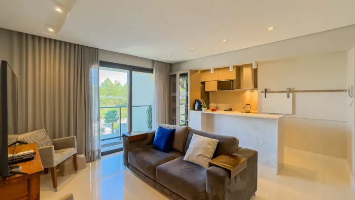 Apartamento mobiliado de 2 quartos com 1 vaga à venda no bairro Petrópolis em Porto Alegre