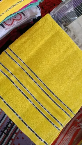 Toalha de Banho Amarela com Detalhes
