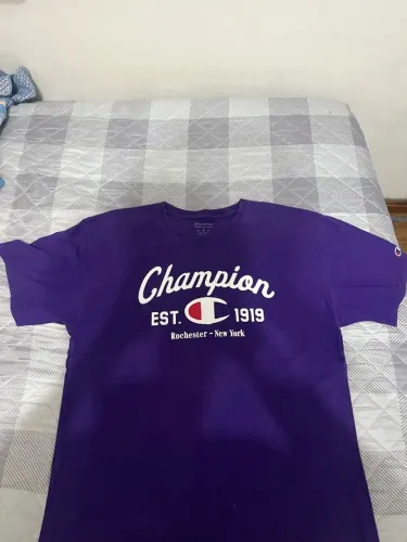 Camisa Champion POUCO USADA EM PERFEITO ESTADO