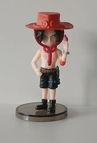 BONECO ACTION FIGURE MINIATURA ONE PIECE PORTGAS D ACE
