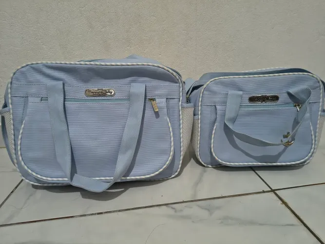 BOLSAS DE BEBÊ EM OTIMO ESTADO DE MARCA AS DUAS POR 75 FAÇO ENTREGA