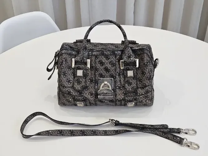 Bolsa Guess Marrom com Monograma Preto