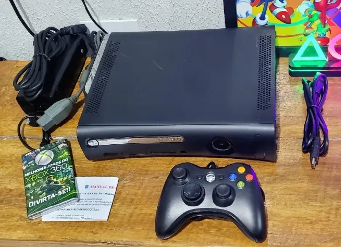 Vendo Xbox 360 Elite Completo em Ótimo Estado Acompanha HD 500GB Lotado de Jogos!!