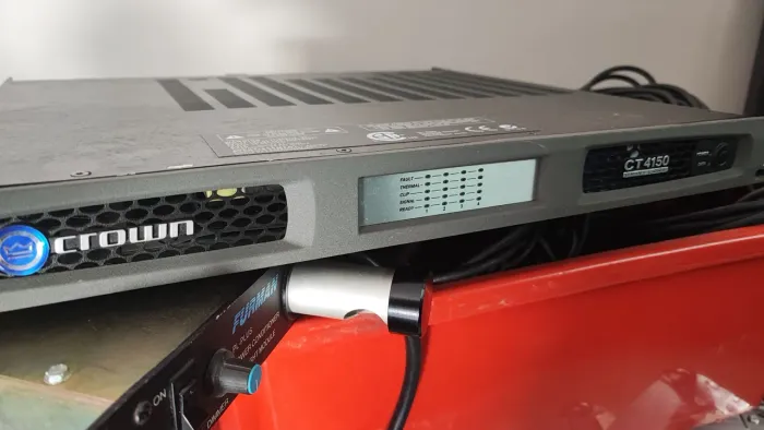 Amplificador Crown Ct 4150 Drive core 4 canais som ambiente