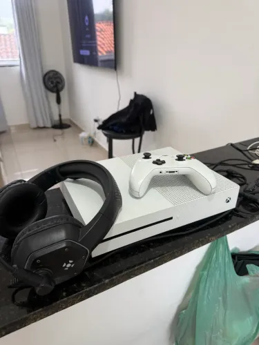 Xbox One S