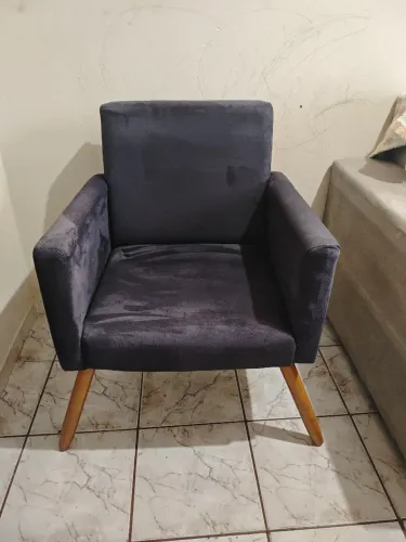Poltrona cinza Suede