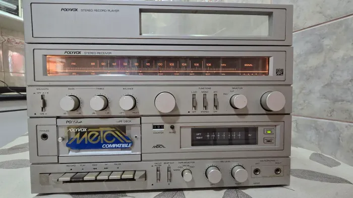 Reliquia- Aparelho de som polyvox e discos