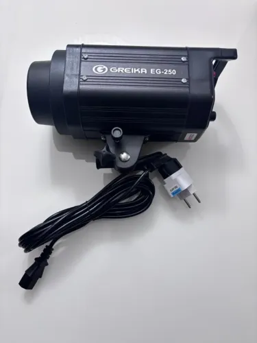 Equipamento Studio Flash Tocha Flash 250w Greika Eg-250b