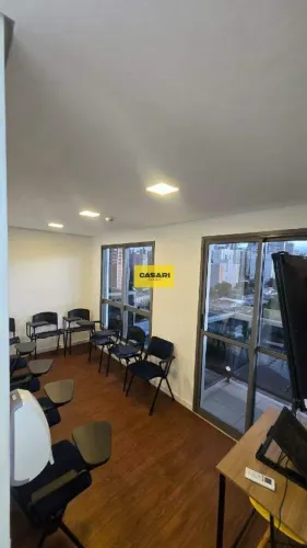 Sala comercial à venda no Jardim Santo André, 37 m² com vaga e sacada