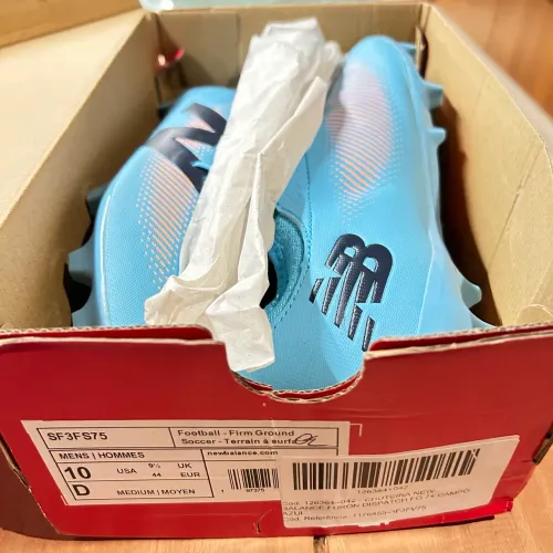 Chuteira campo 41/42 New Balance Furon V7